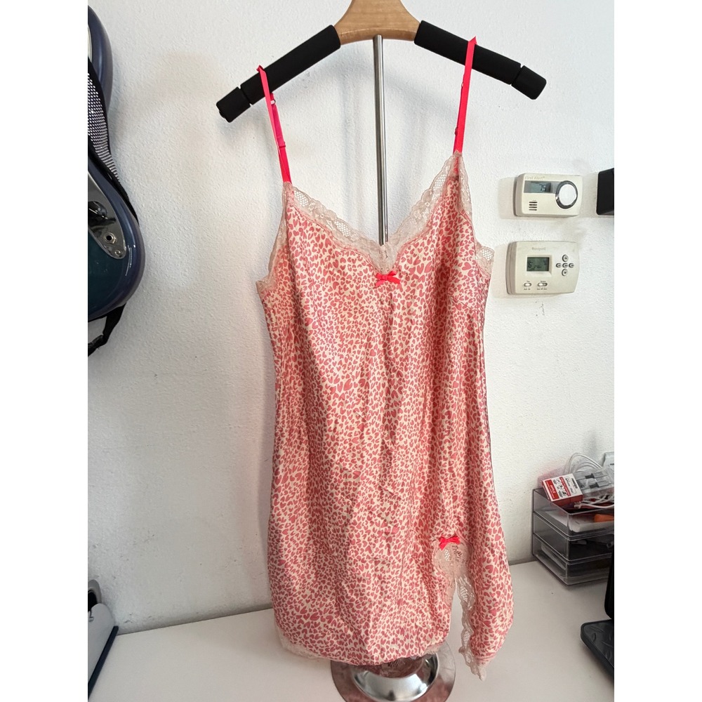 VICTORIA'S SECRET Women's Pink Leopard Print Lace Trim Chemise - MEDIUM